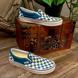 Adorable Check vans